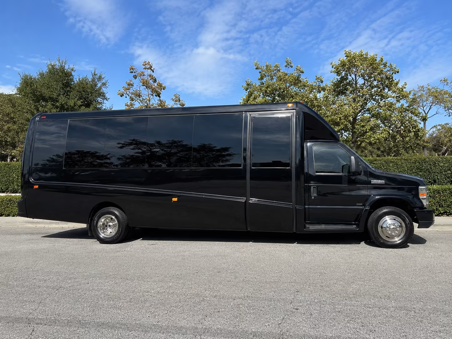 concert buses for groups heading to lowell and north shore venues