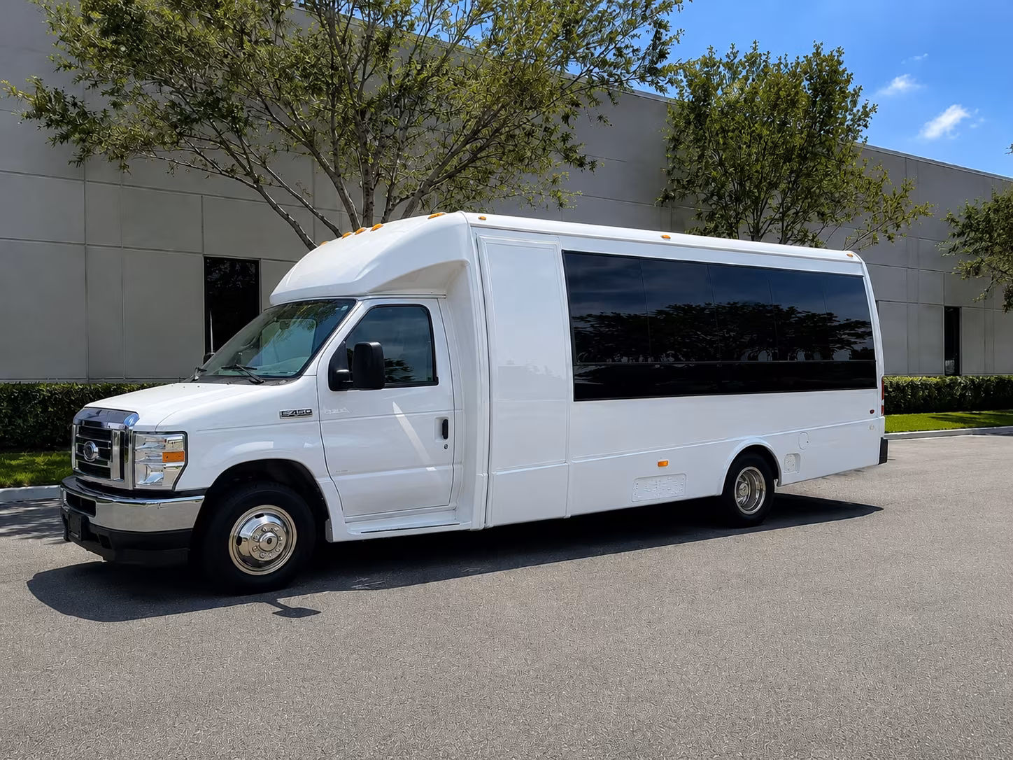 corporate airport transfer buses between malden and logan international